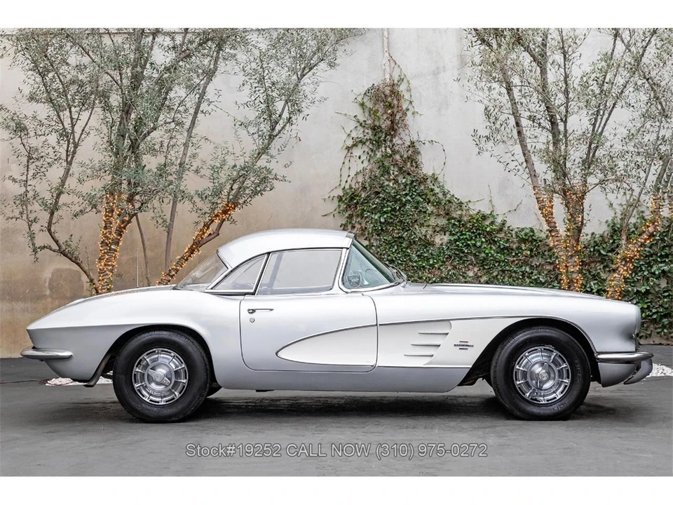 1961 Chevrolet Corvette C1 - Image 15 of 31