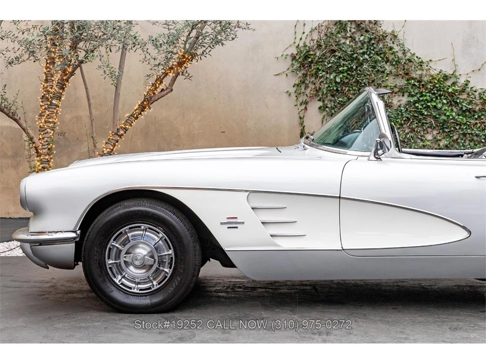 1961 Chevrolet Corvette C1 - Image 23 of 31