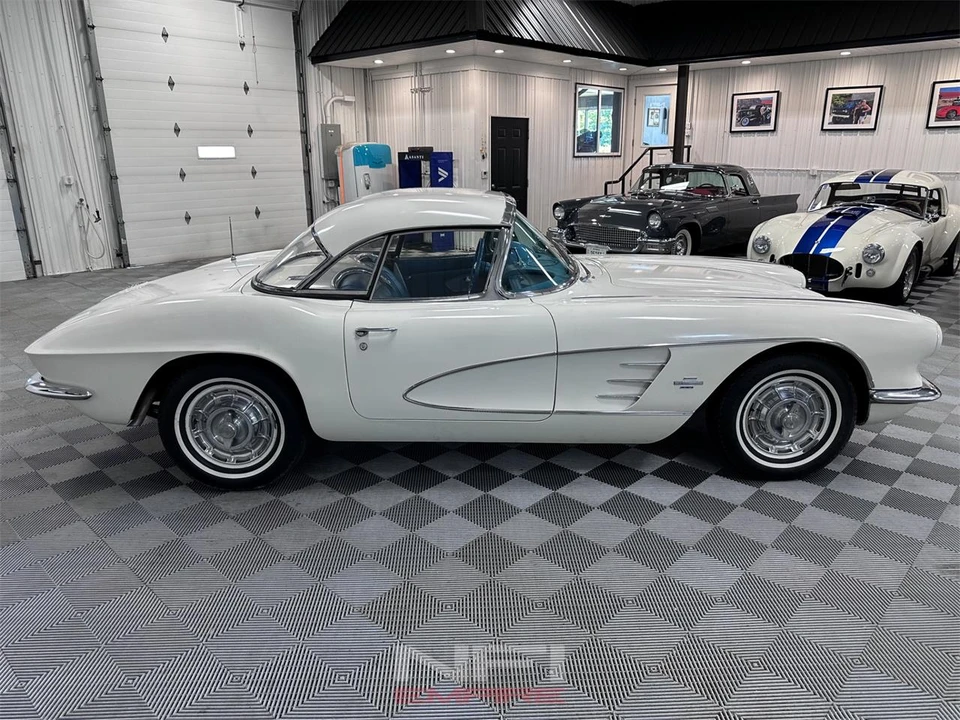 1961 Chevrolet Corvette C1 - Image 17 of 31