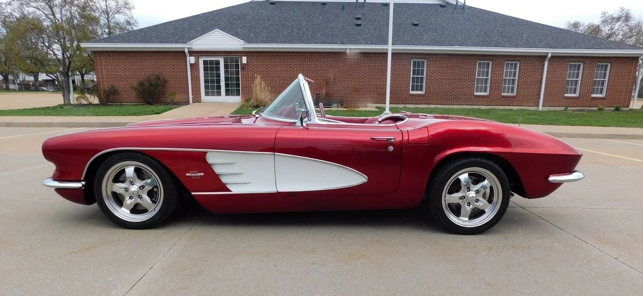 1961 Chevrolet Corvette C1 - Image 15 of 21