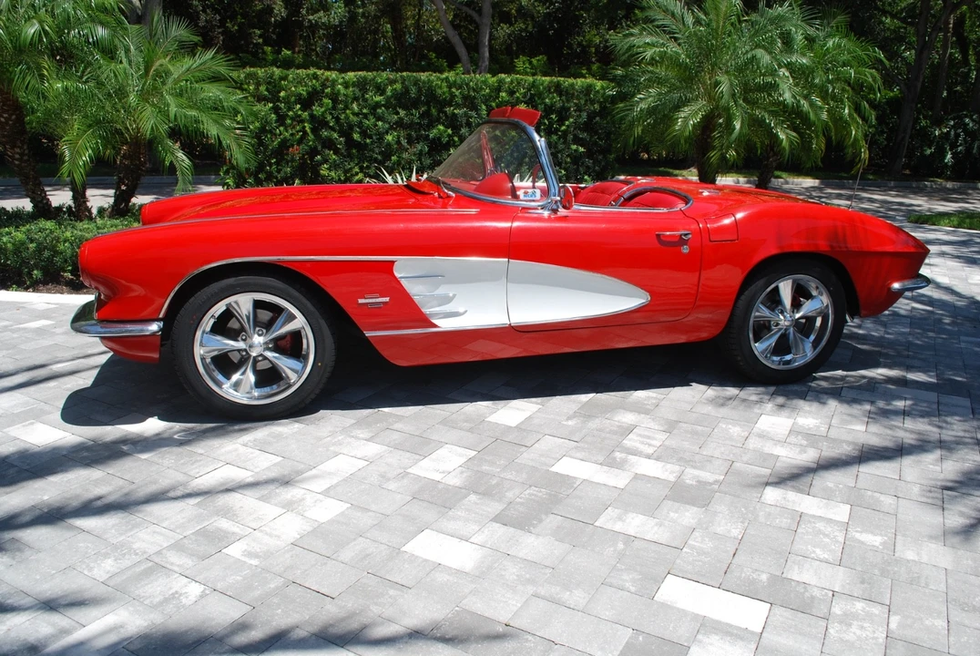 1961 Chevrolet Corvette C1 - Image 2 of 31