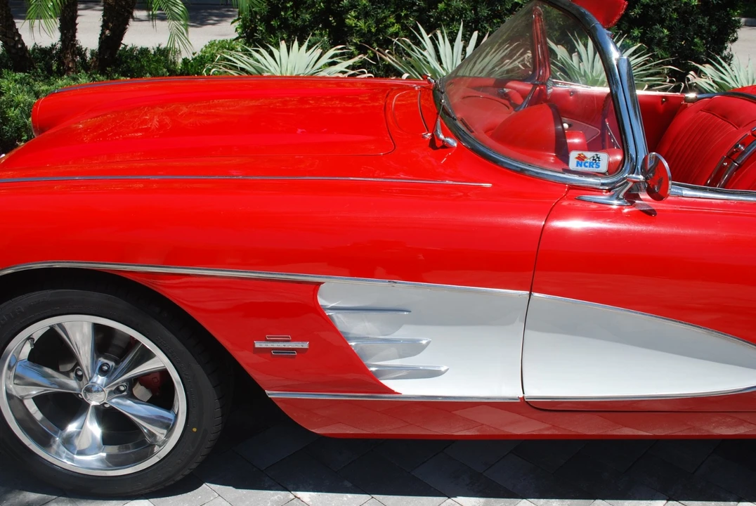 1961 Chevrolet Corvette C1 - Image 14 of 31