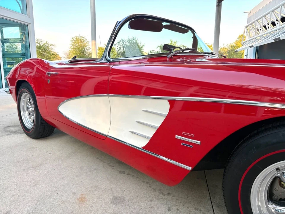1961 Chevrolet Corvette C1 - Image 18 of 31