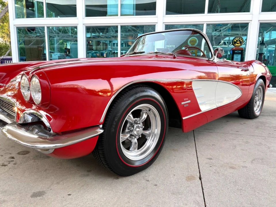 1961 Chevrolet Corvette C1 - Image 12 of 31