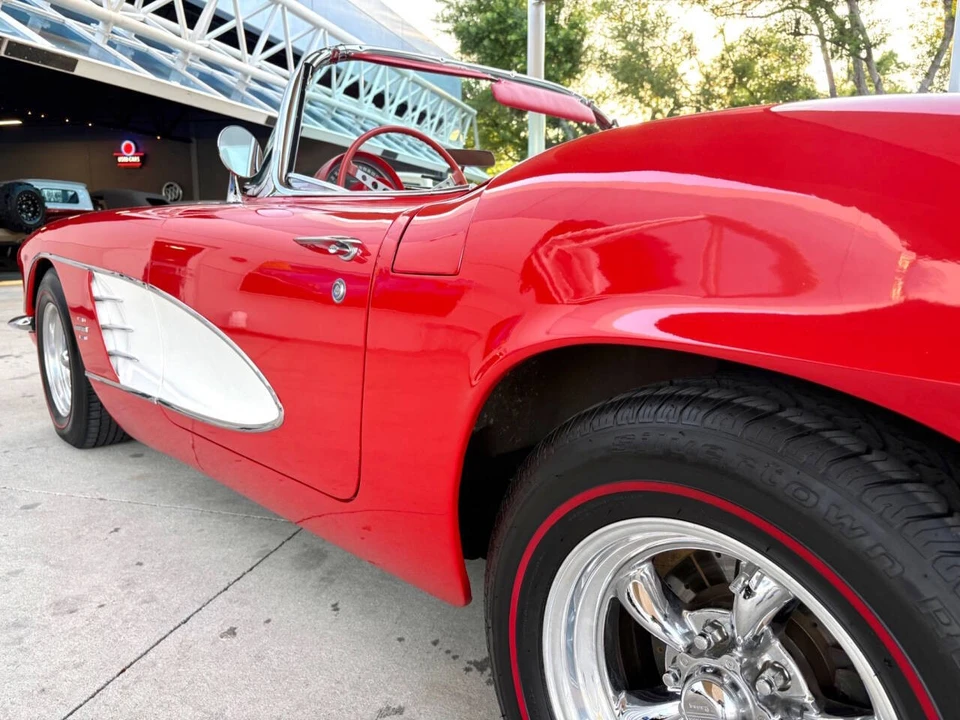 1961 Chevrolet Corvette C1 - Image 14 of 31