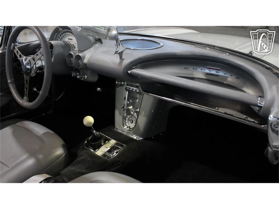 1961 Chevrolet Corvette C1 - Image 13 of 31