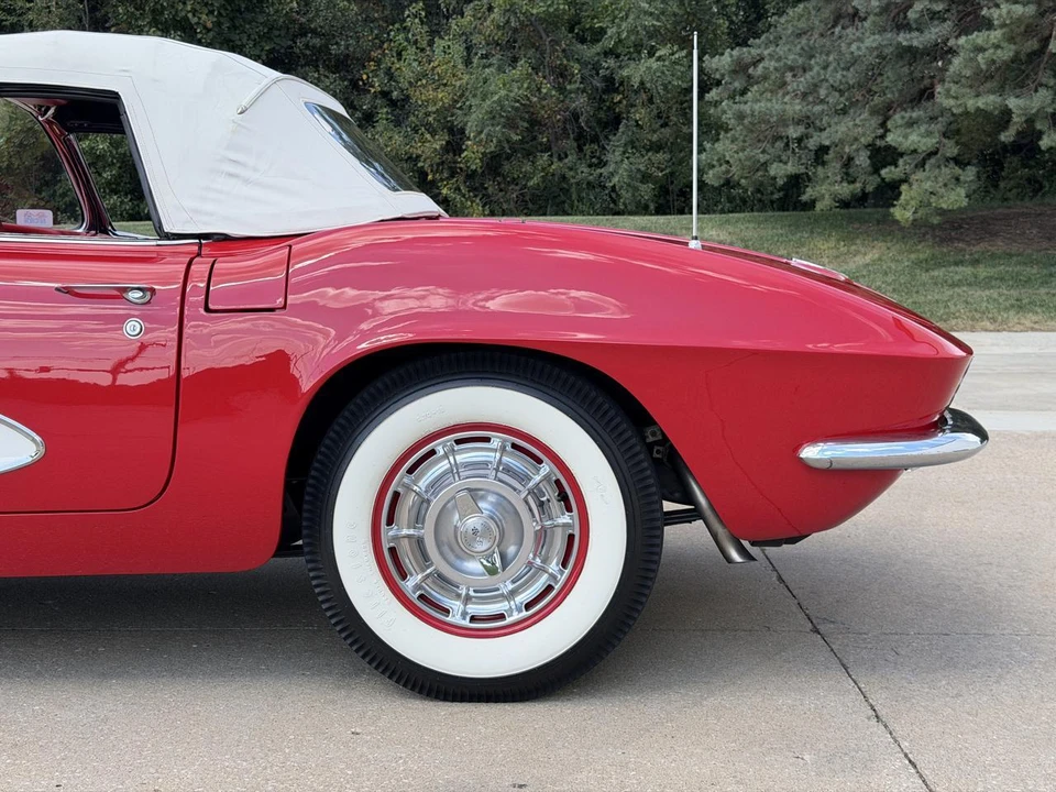 1961 Chevrolet Corvette C1 - Image 11 of 31