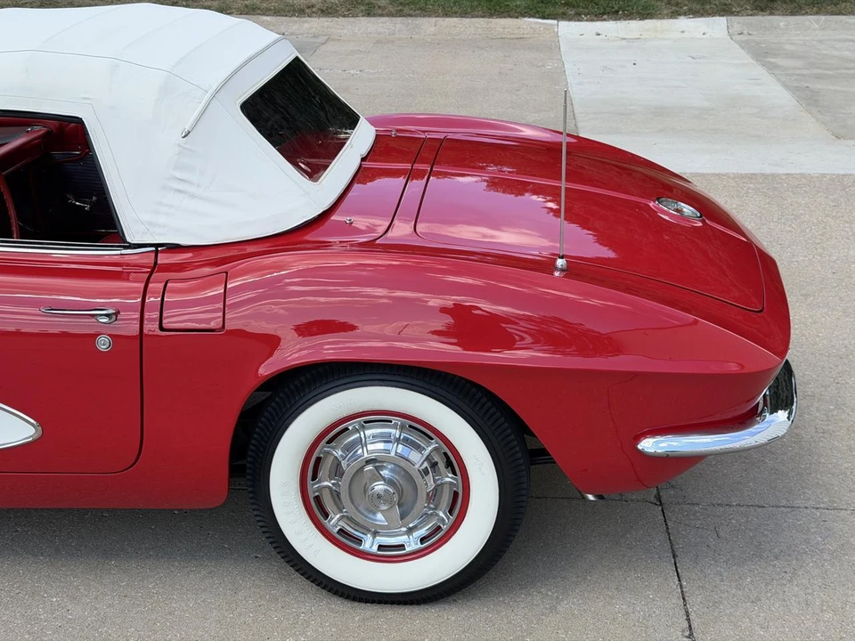 1961 Chevrolet Corvette C1 - Image 10 of 31