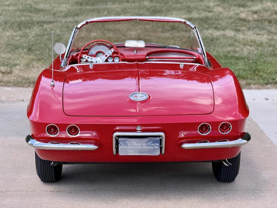 1961 Chevrolet Corvette C1 - Image 15 of 31