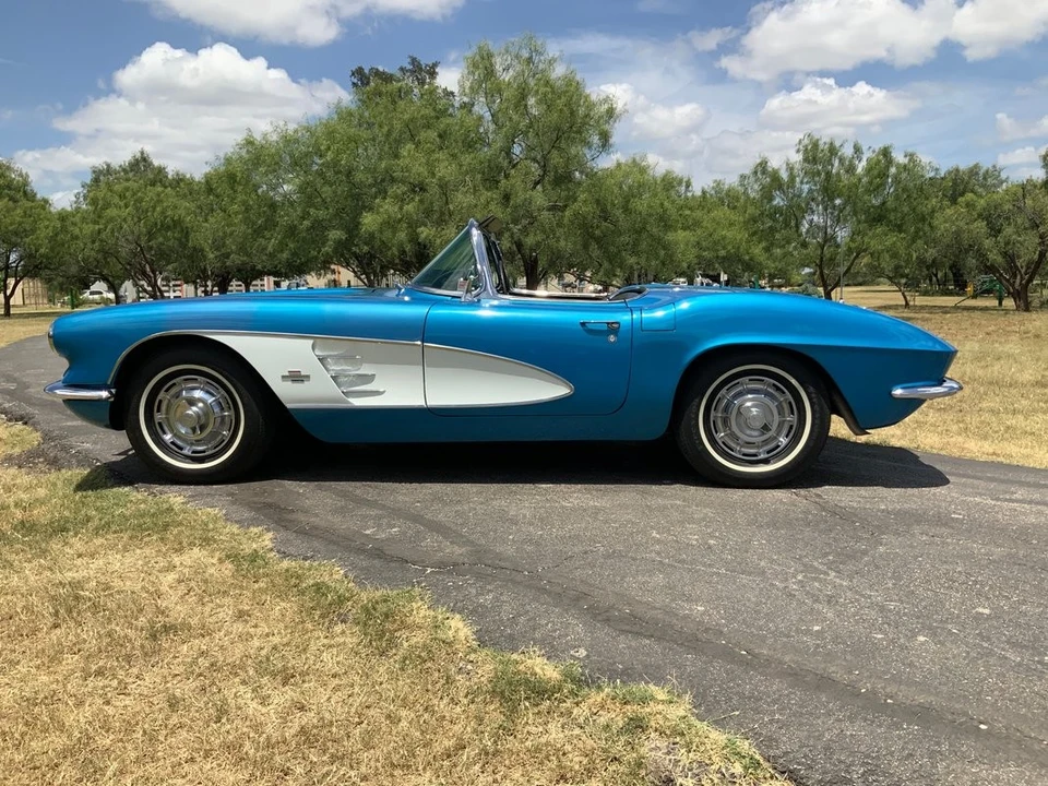 1961 Chevrolet Corvette C1 - Image 15 of 31