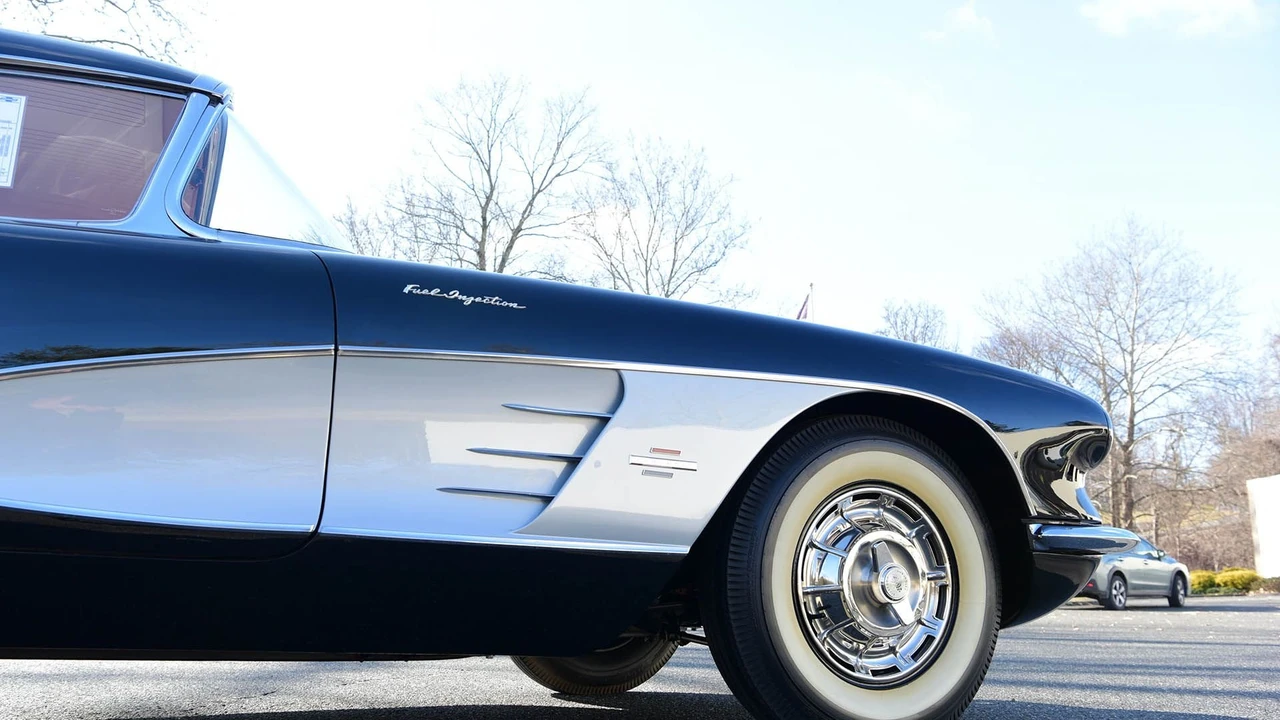 1961 Chevrolet Corvette C1 - Image 17 of 31