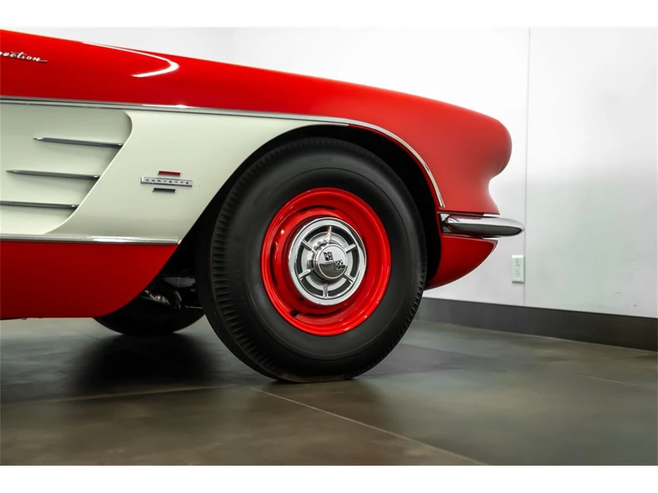 1961 Chevrolet Corvette C1 - Image 13 of 31