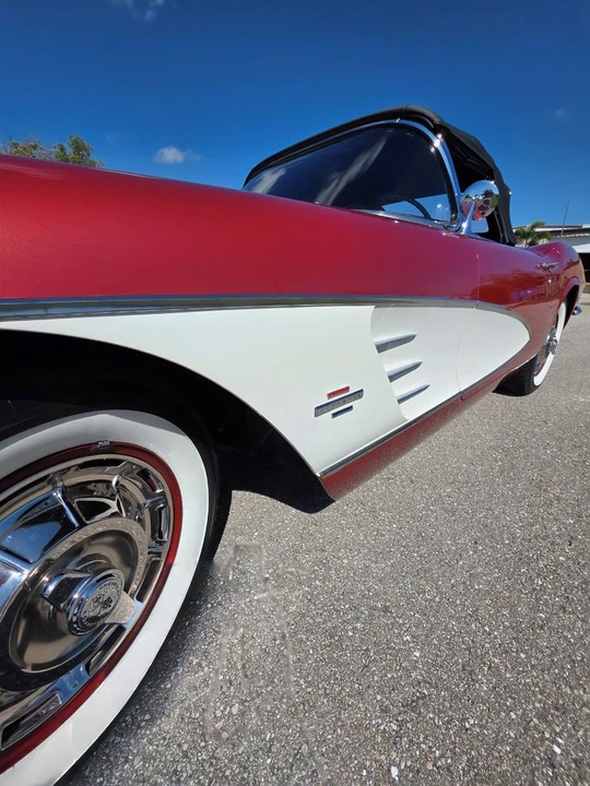 1961 Chevrolet Corvette C1 - Image 14 of 31