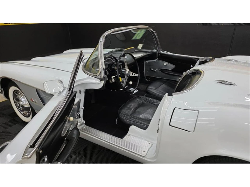 1961 Chevrolet Corvette C1 - Image 8 of 31