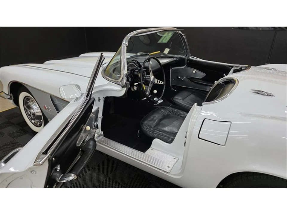 1961 Chevrolet Corvette C1 - Image 30 of 31