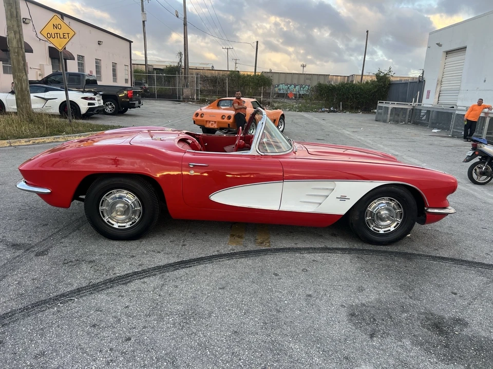 1961 Chevrolet Corvette C1 - Image 13 of 21