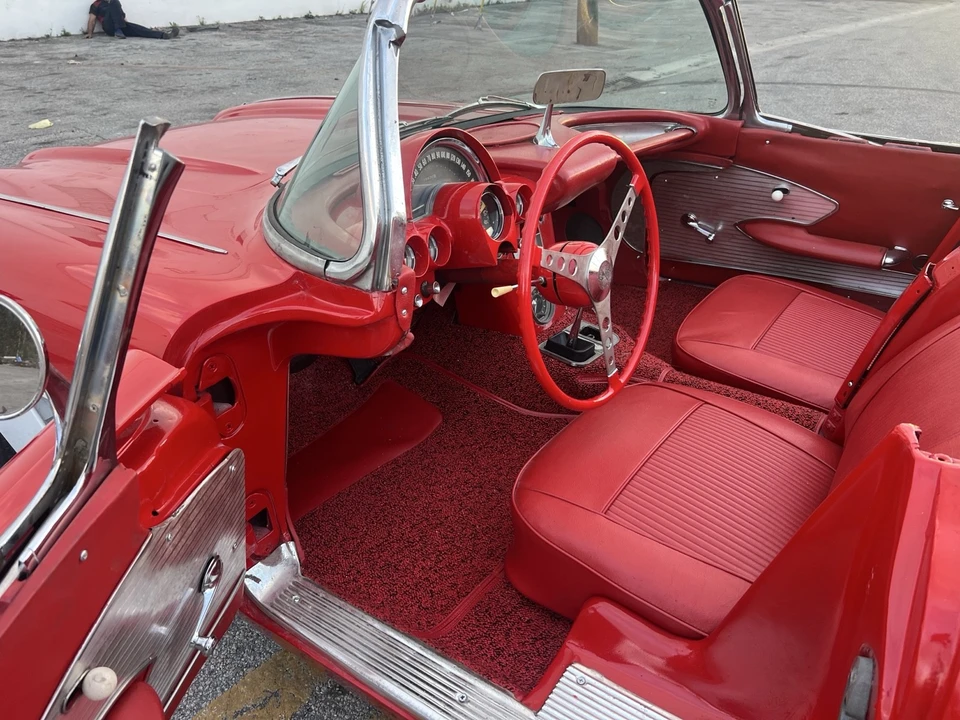 1961 Chevrolet Corvette C1 - Image 15 of 21