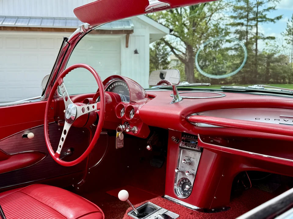 1961 Chevrolet Corvette C1 - Image 19 of 31