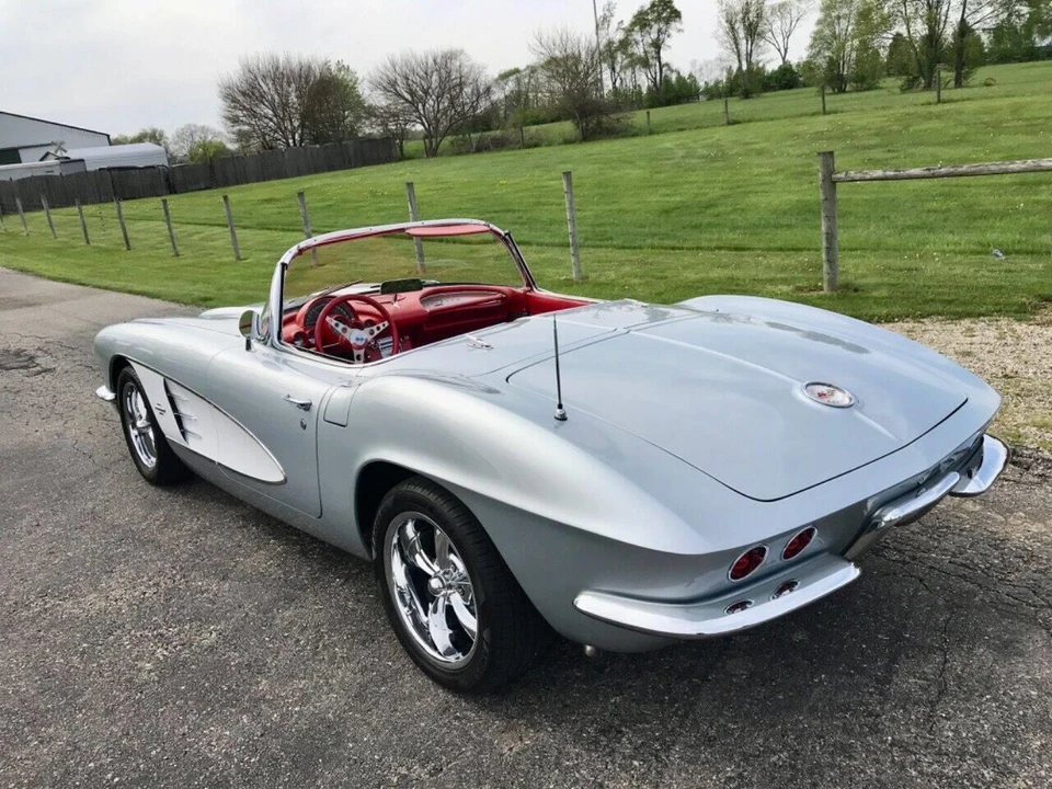 1961 Chevrolet Corvette C1 - Image 2 of 31