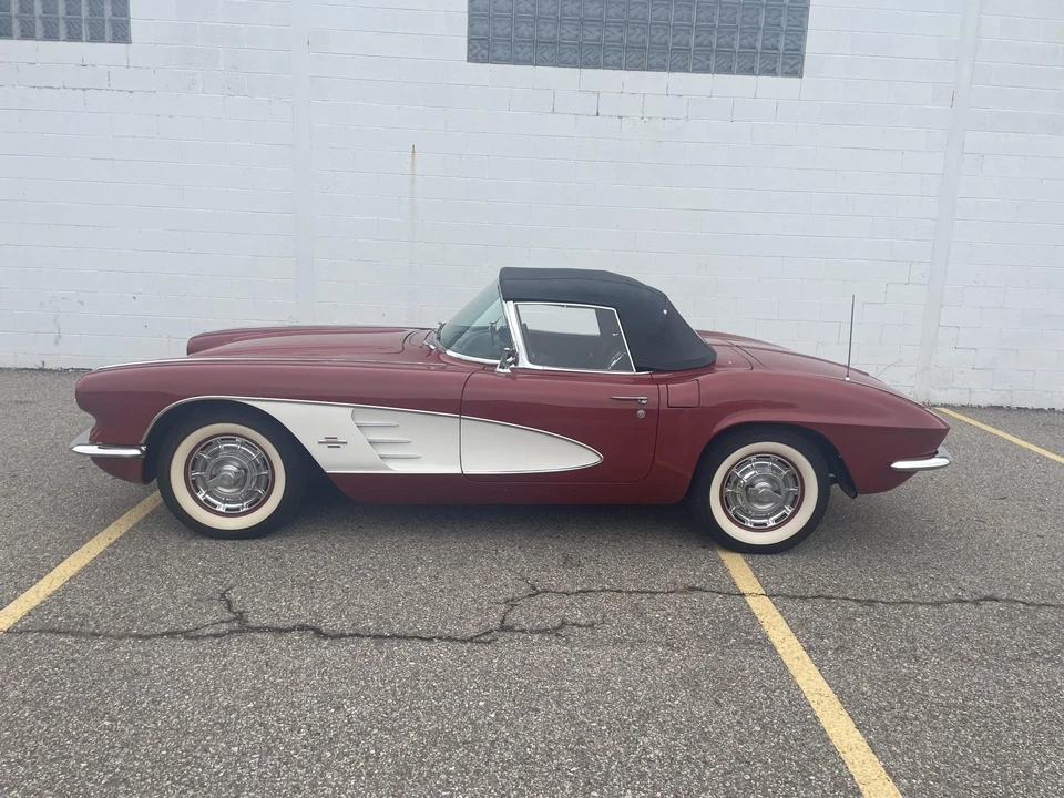 1961 Chevrolet Corvette C1 - Image 17 of 31