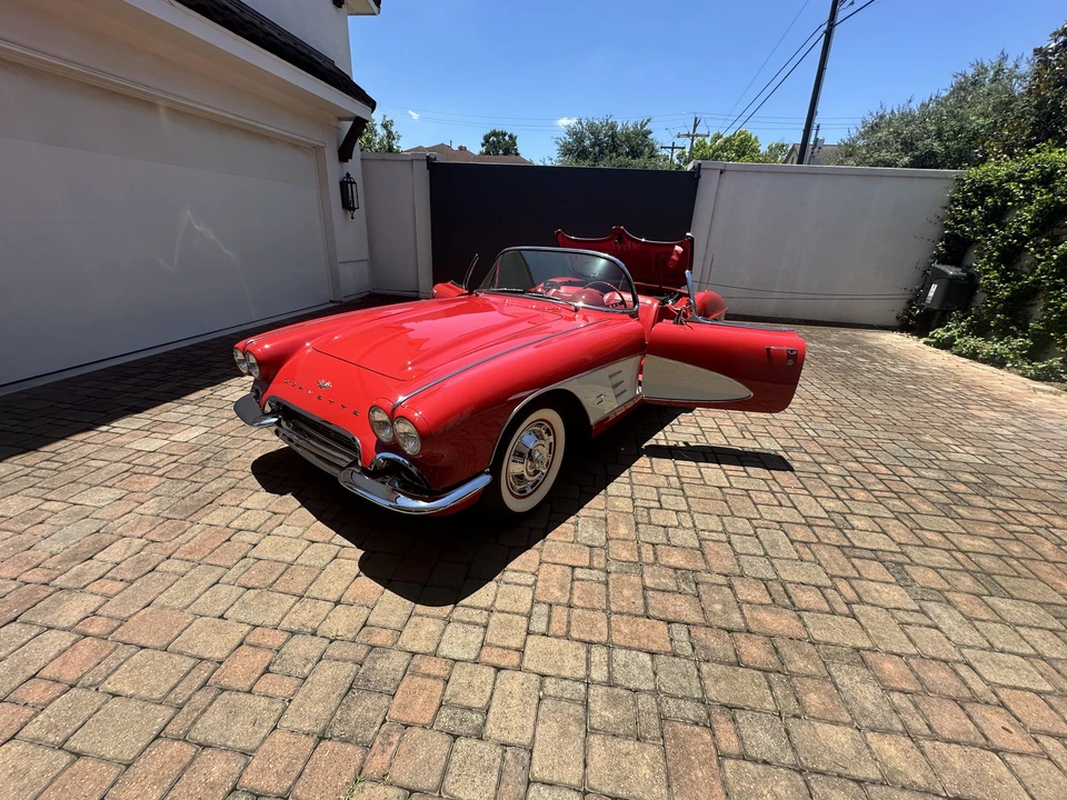 1961 Chevrolet Corvette C1 - Image 4 of 31