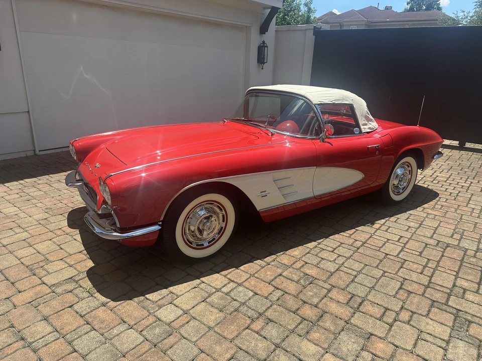 1961 Chevrolet Corvette C1 - Image 10 of 31