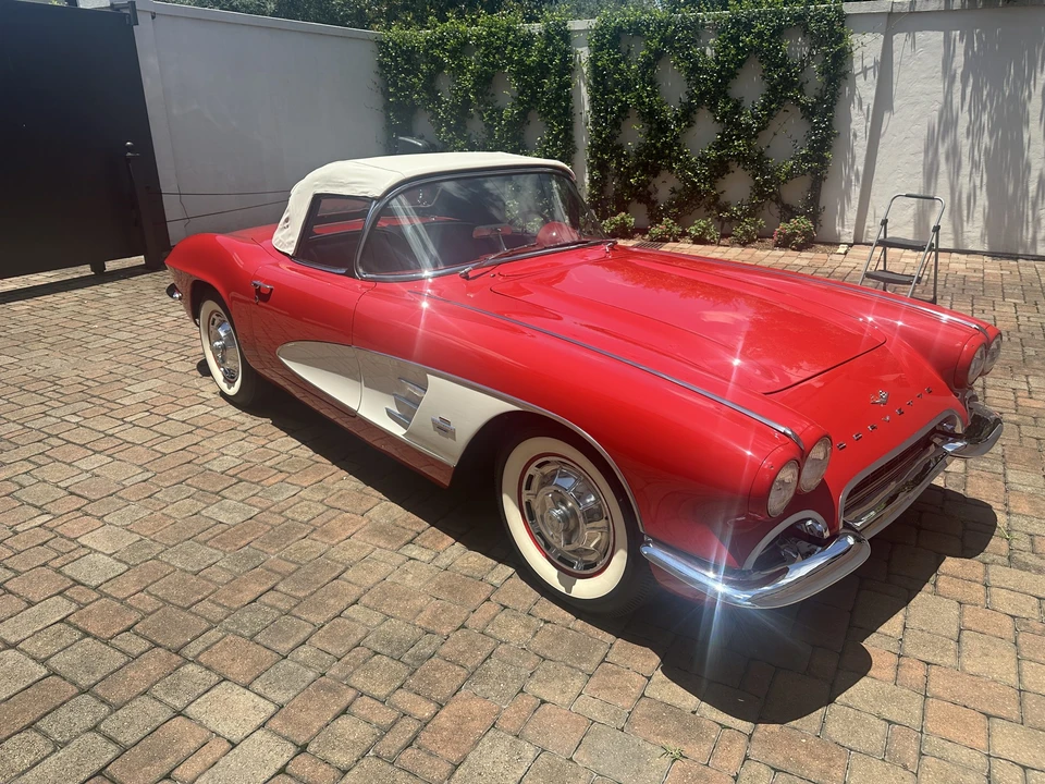 1961 Chevrolet Corvette C1 - Image 14 of 31