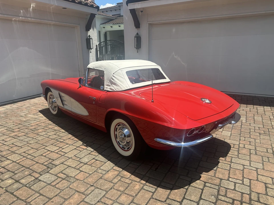 1961 Chevrolet Corvette C1 - Image 13 of 31