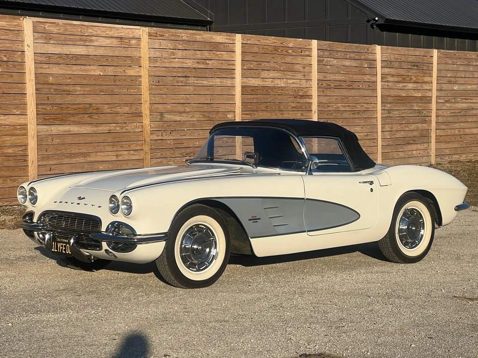 1961 Chevrolet Corvette C1 - Image 2 of 31
