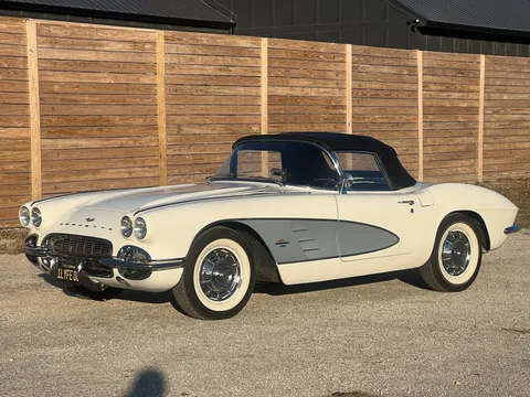 1961 Chevrolet Corvette C1 - Image 2 of 31