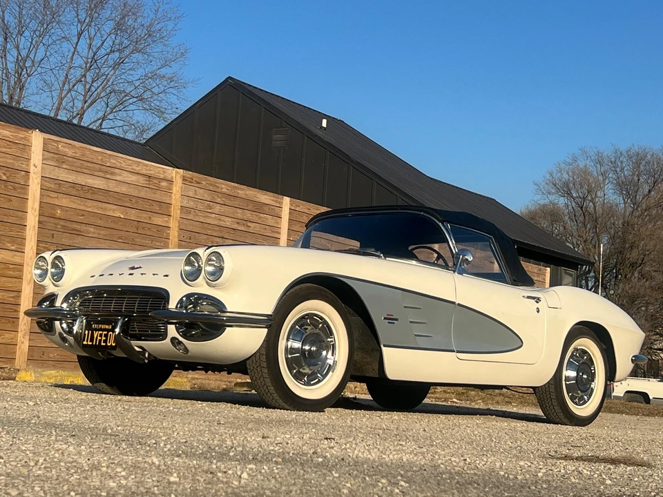 1961 Chevrolet Corvette C1 - Image 3 of 31
