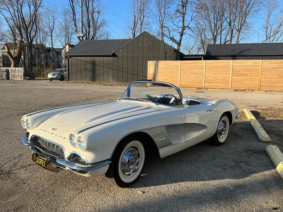 1961 Chevrolet Corvette C1 - Image 13 of 31