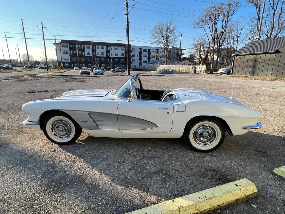 1961 Chevrolet Corvette C1 - Image 16 of 31