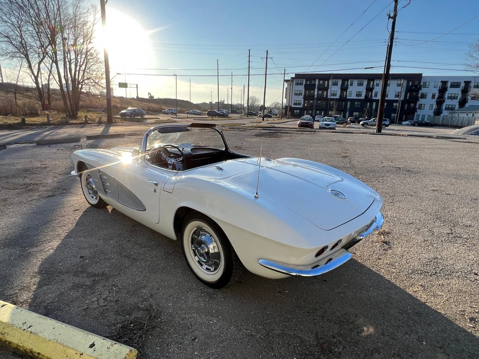 1961 Chevrolet Corvette C1 - Image 18 of 31