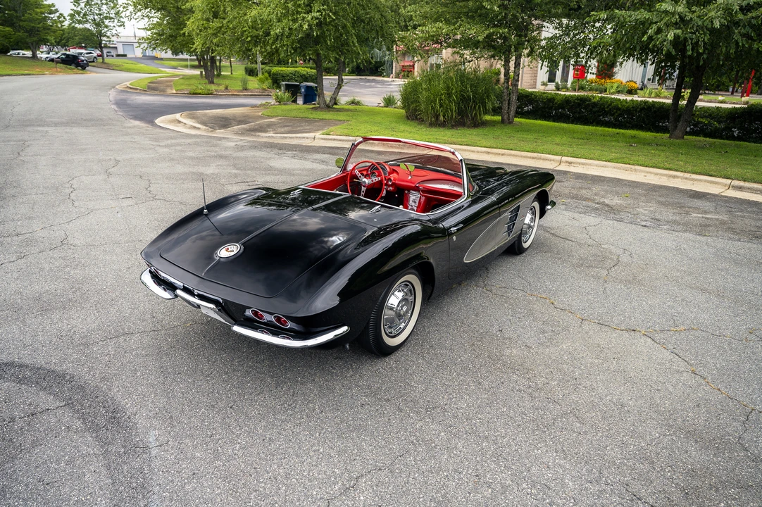 1961 Chevrolet Corvette C1 - Image 16 of 31