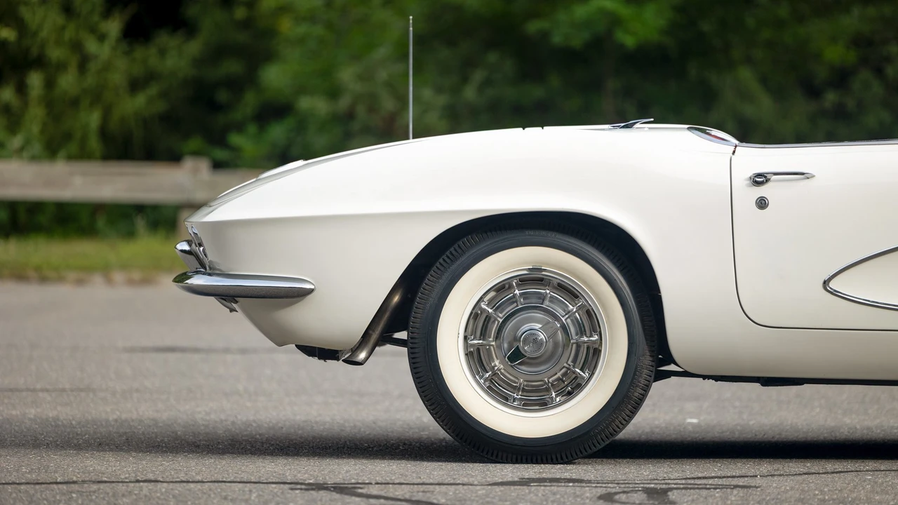 1961 Chevrolet Corvette C1 - Image 13 of 31