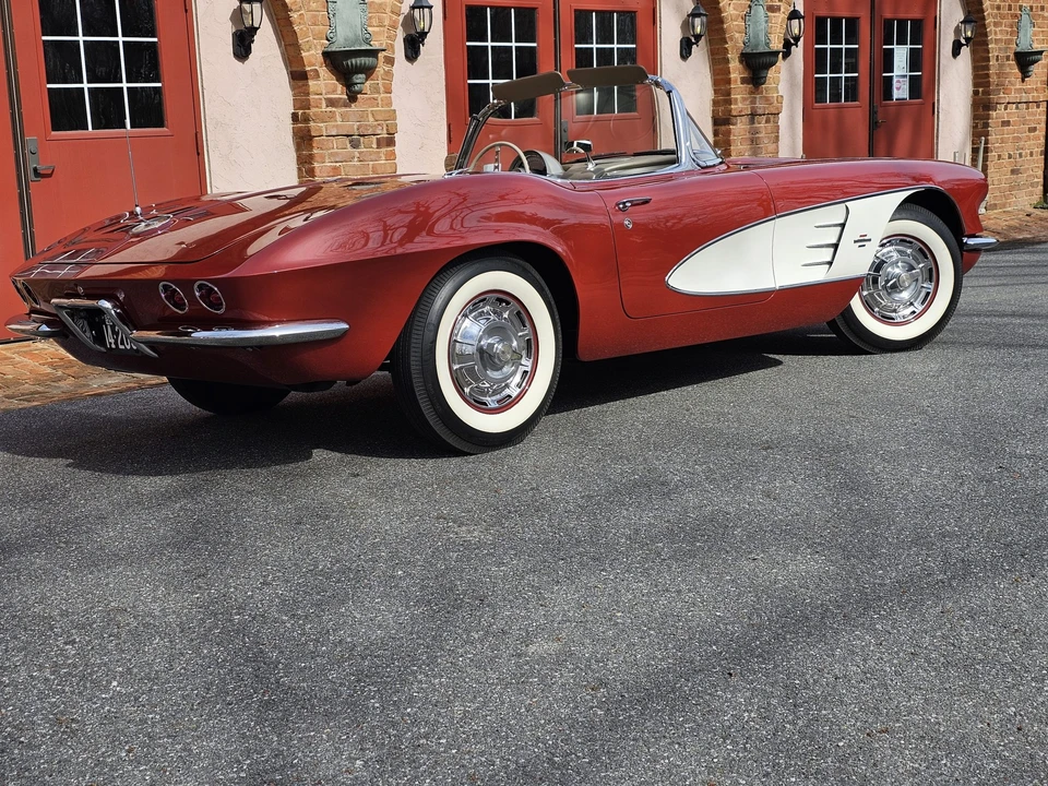 1961 Chevrolet Corvette C1 - Image 15 of 31