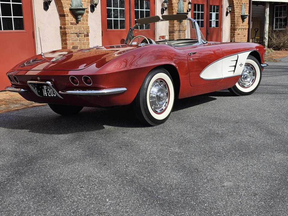 1961 Chevrolet Corvette C1 - Image 16 of 31