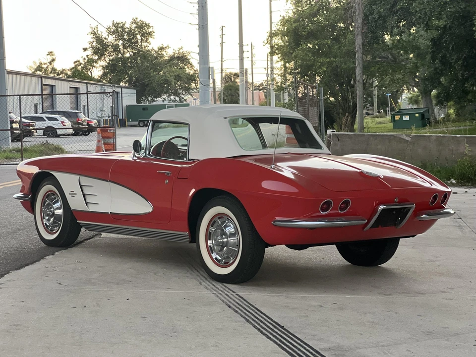 1961 Chevrolet Corvette C1 - Image 16 of 31
