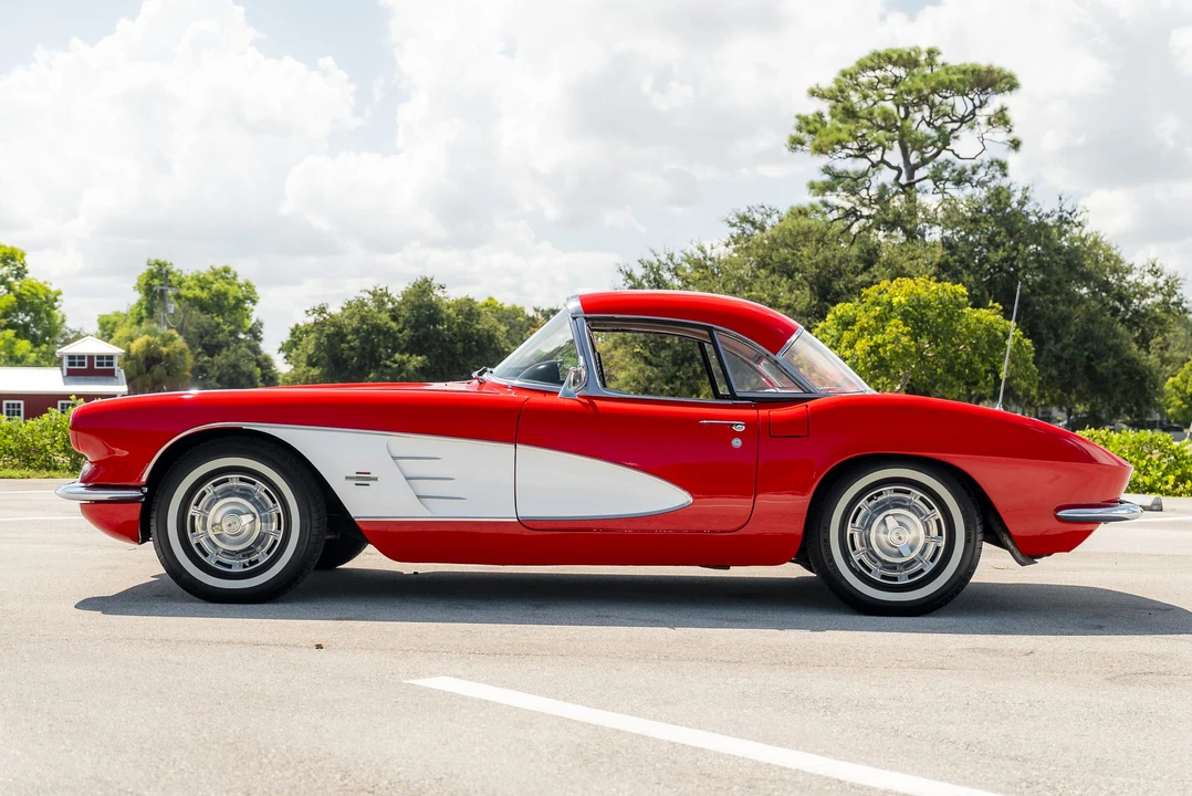 1961 Chevrolet Corvette C1 - Image 13 of 31