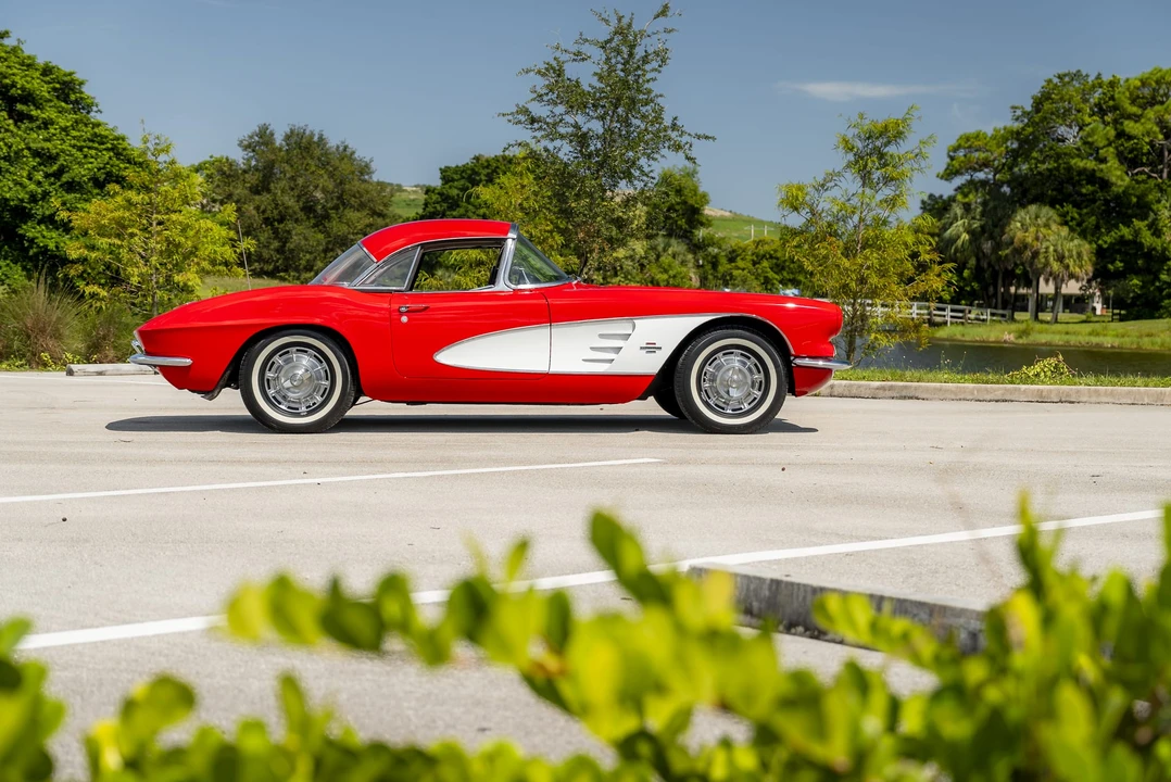 1961 Chevrolet Corvette C1 - Image 8 of 31
