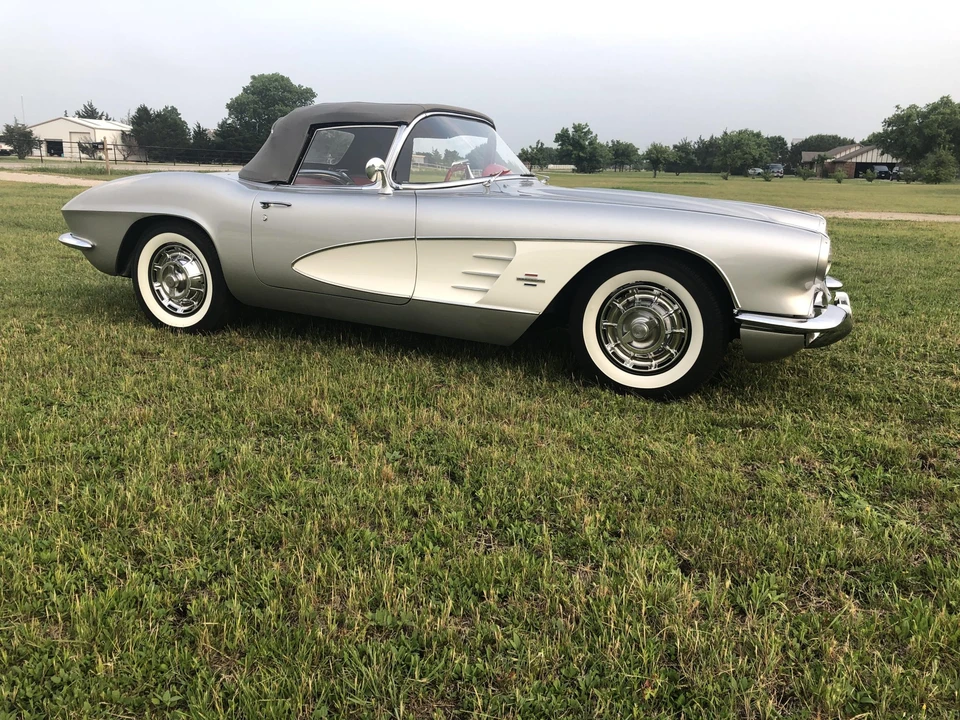 1961 Chevrolet Corvette C1 - Image 19 of 31
