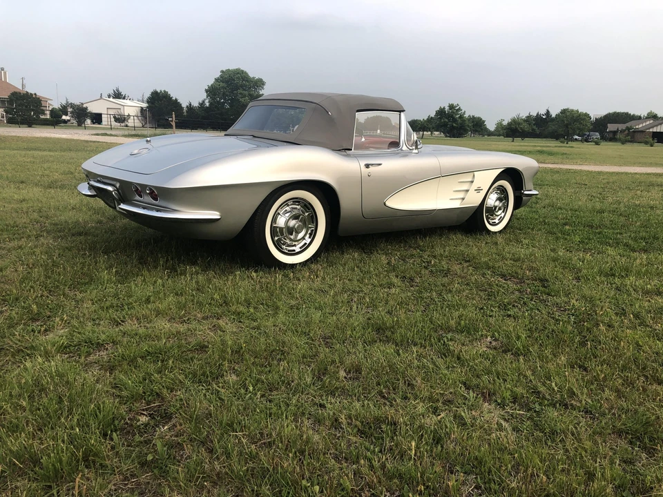 1961 Chevrolet Corvette C1 - Image 13 of 31