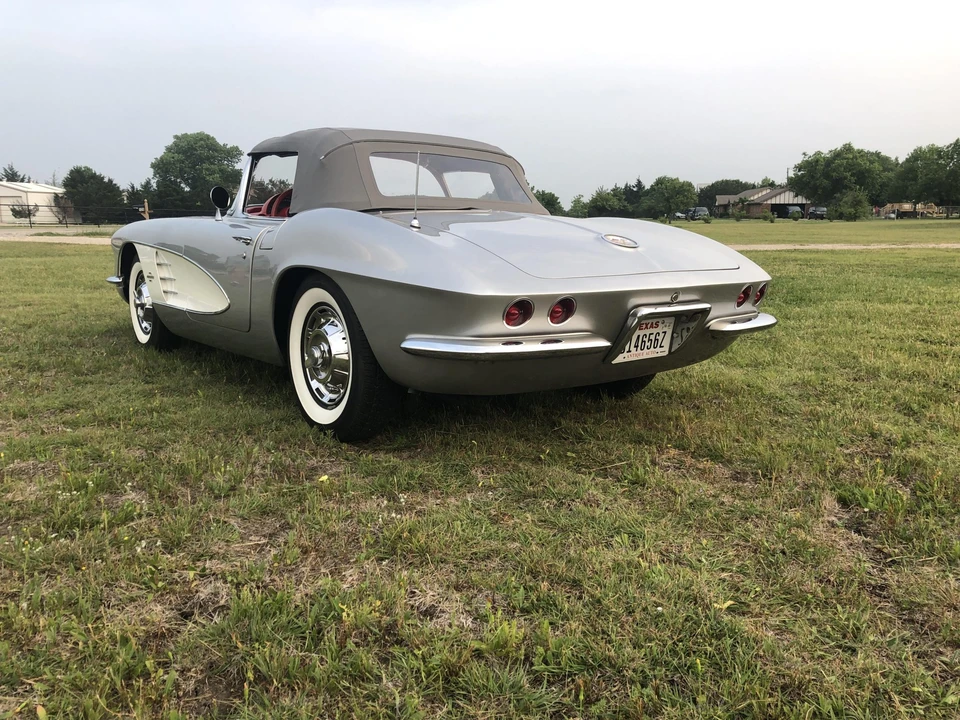 1961 Chevrolet Corvette C1 - Image 10 of 31