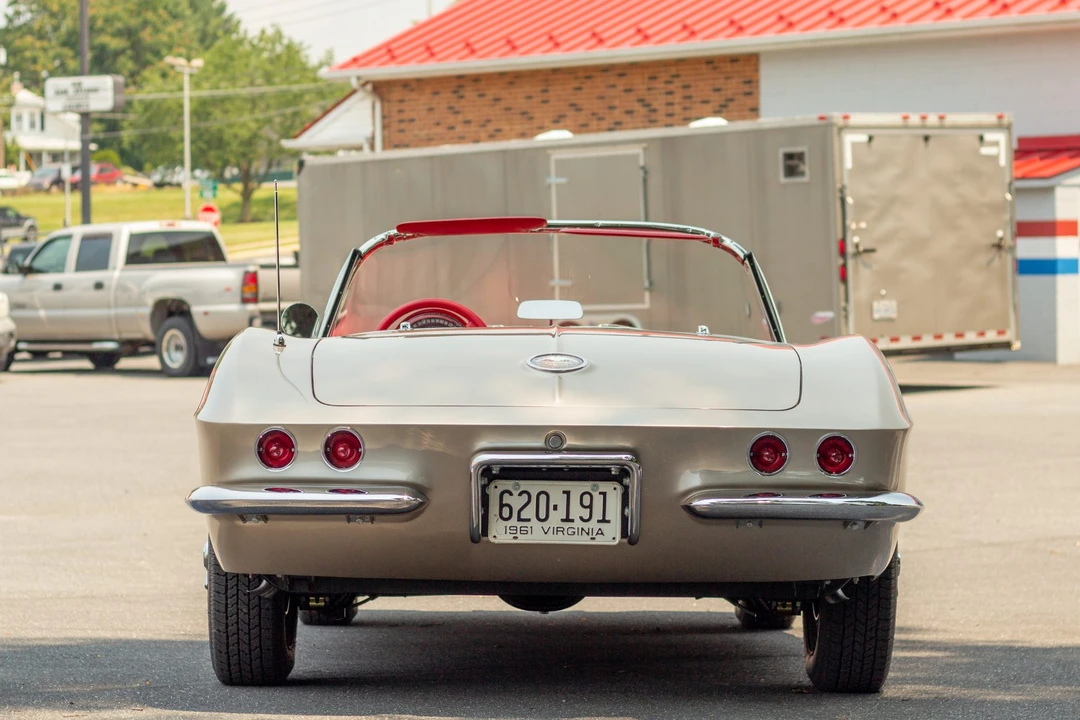 1961 Chevrolet Corvette C1 - Image 17 of 31
