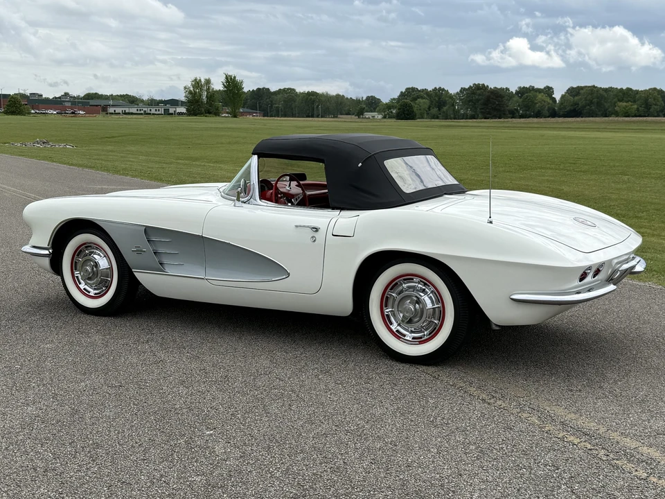 1961 Chevrolet Corvette C1 - Image 26 of 31