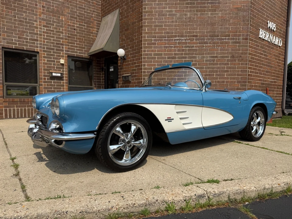 1961 Chevrolet Corvette C1 - Image 2 of 31