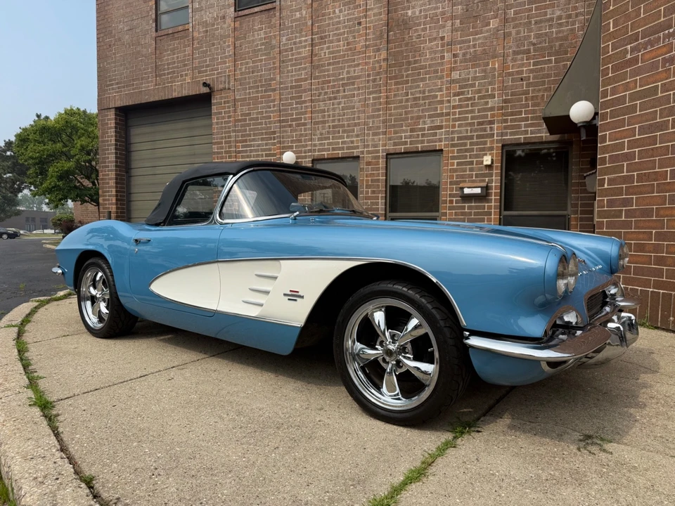 1961 Chevrolet Corvette C1 - Image 11 of 31