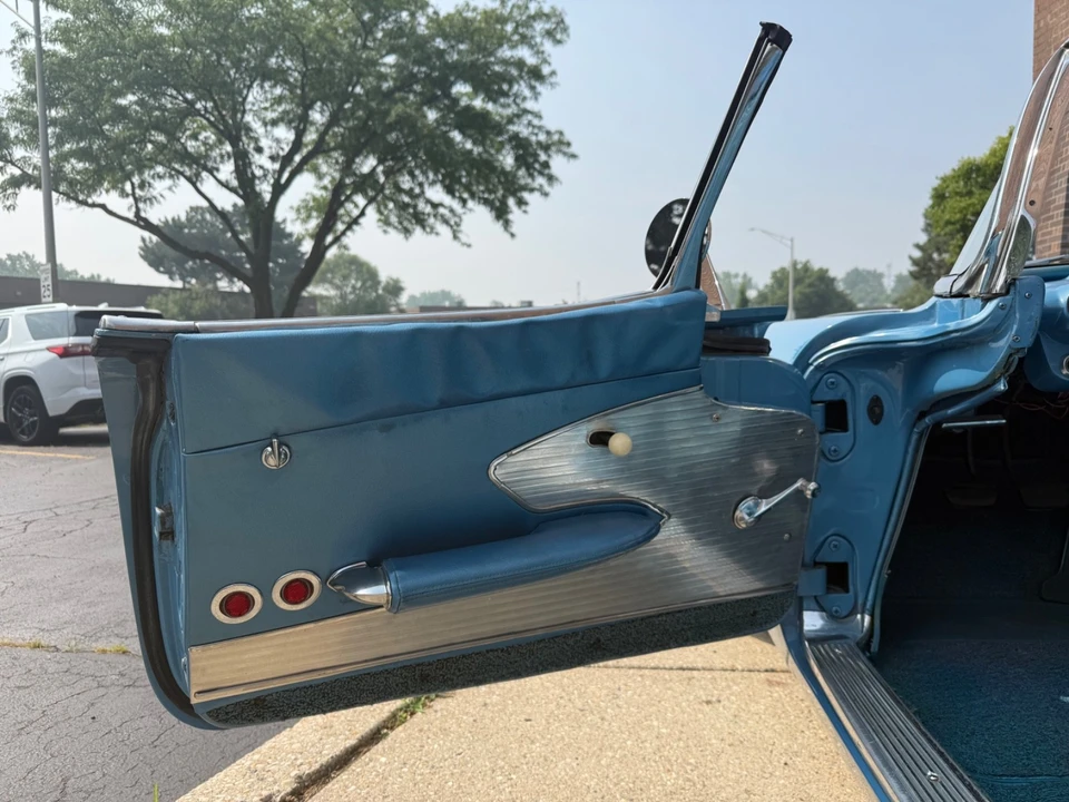 1961 Chevrolet Corvette C1 - Image 24 of 31