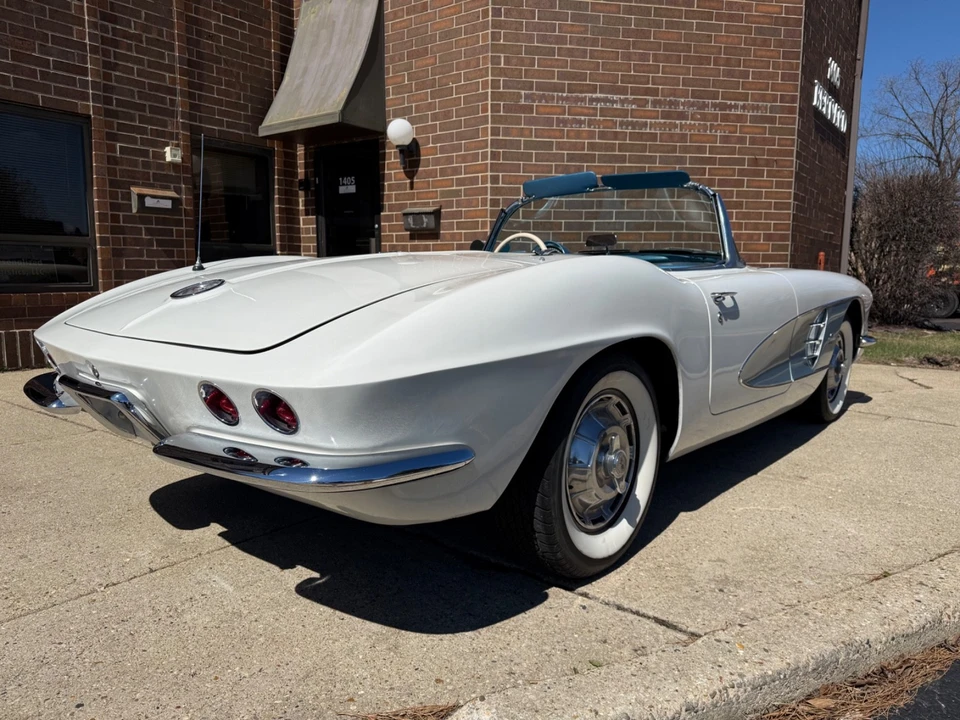 1961 Chevrolet Corvette C1 - Image 16 of 21